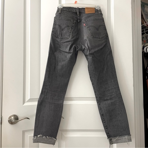 Levi’s Straight Leg Jeans - Picture 5 of 9